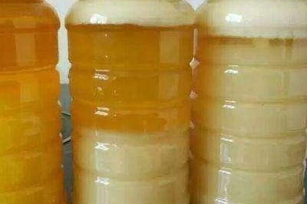 人造蜂蜜和天然蜂蜜的区别，来源、产量和价格不同