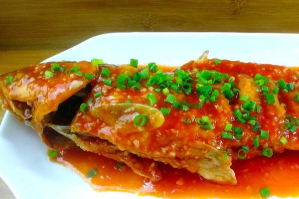 花斑鱼和鲈鱼怎么做才好吃，可采用清蒸、红烧等烹饪方式