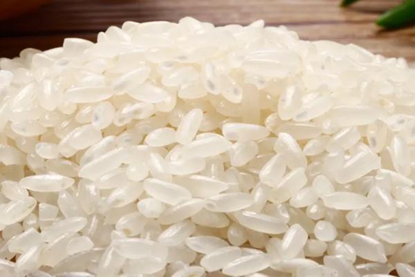 东北大米的品种，常见的有长粒香、稻花香、珍珠米等