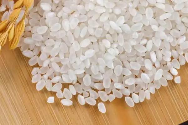 东北大米的品种，常见的有长粒香、稻花香、珍珠米等