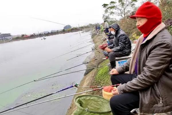 五月鲤鱼几点好钓，只要气温处于20至28℃之间即可